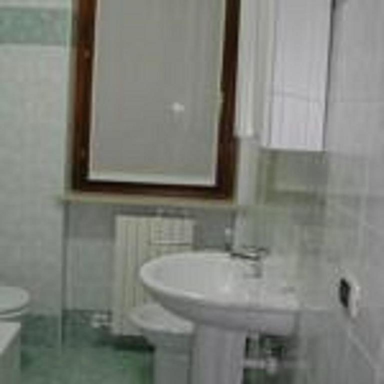 Appartement Casa Lavoro Vancanza à Castelnuovo del Garda Chambre photo
