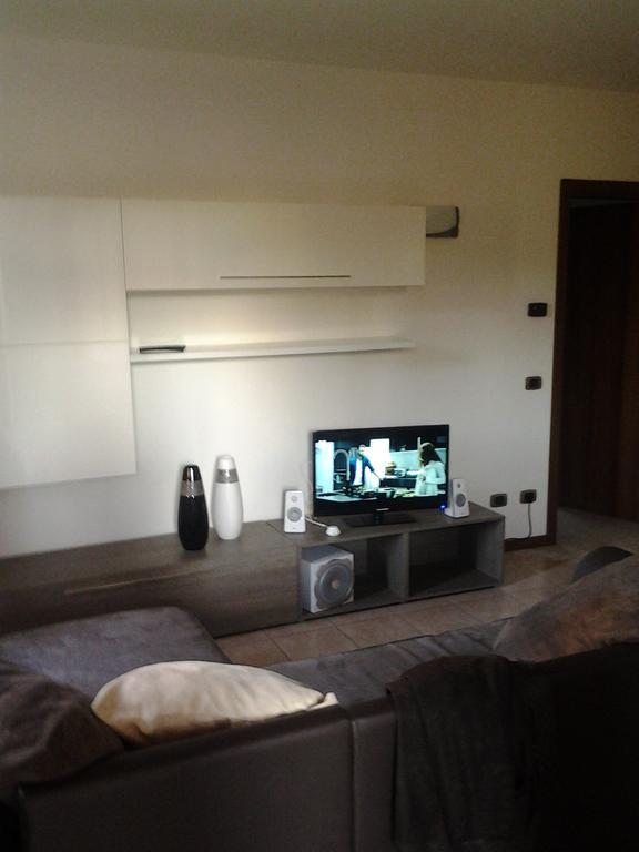 Appartement Casa Lavoro Vancanza à Castelnuovo del Garda Chambre photo
