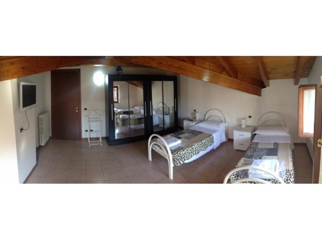 Appartement Casa Lavoro Vancanza à Castelnuovo del Garda Chambre photo